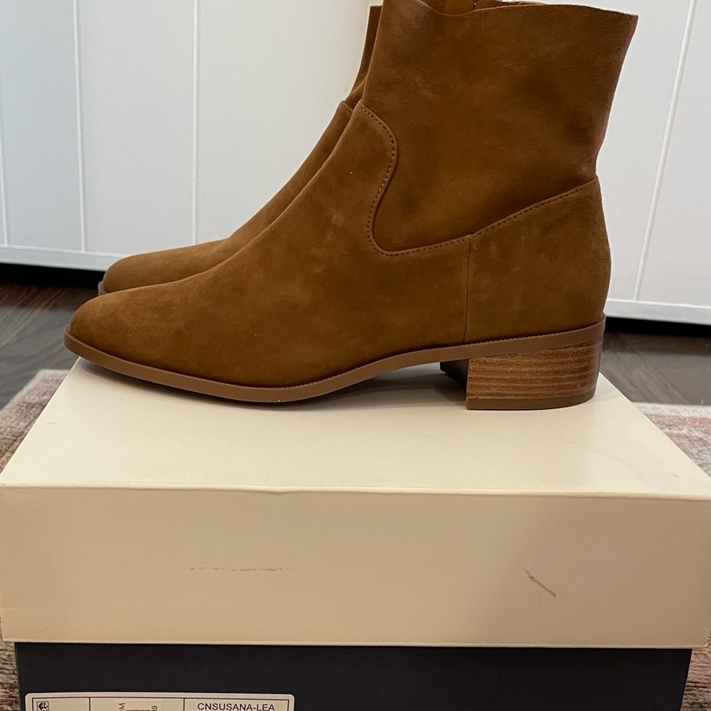 New with box Caslon Susana suede ankle boots Sz 7.5